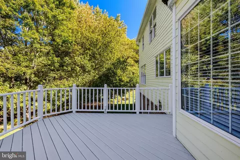 Exterior - 1200 Chadsworth Ct, Mclean, VA 22102 photo 8 of 12