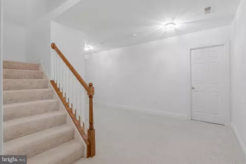 Entry Way - 1200 Chadsworth Ct, Mclean, VA 22102 photo 8 of 8