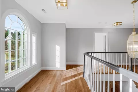 Entry Way - 1200 Chadsworth Ct, Mclean, VA 22102 photo 7 of 8