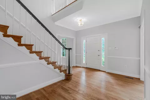 Entry Way - 1200 Chadsworth Ct, Mclean, VA 22102 photo 2 of 8