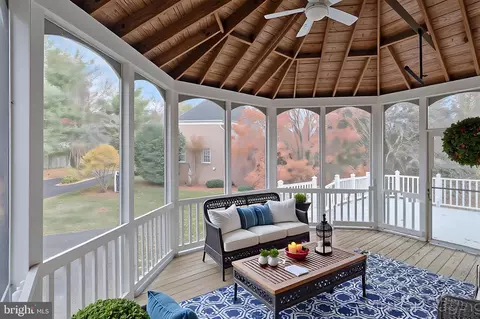 Exterior - 1200 Chadsworth Ct, Mclean, VA 22102 photo 2 of 12