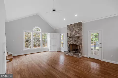 Living - 1200 Chadsworth Ct, Mclean, VA 22102 photo 8 of 11
