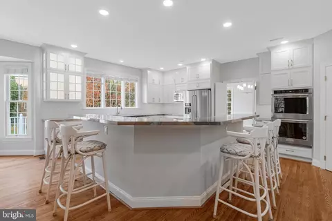 Kitchen - 1200 Chadsworth Ct, Mclean, VA 22102 photo 4 of 5