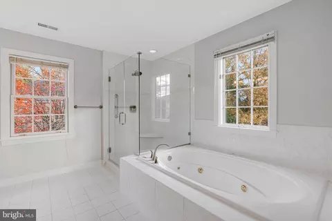 Bath - 1200 Chadsworth Ct, Mclean, VA 22102 photo 3 of 4