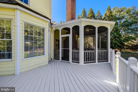 Exterior - 1200 Chadsworth Ct, Mclean, VA 22102 photo 9 of 12