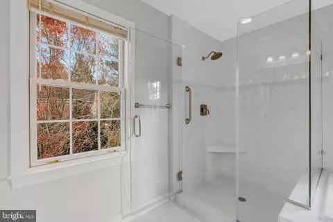 Bath - 1200 Chadsworth Ct, Mclean, VA 22102 photo 2 of 4
