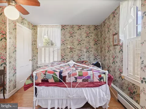 910 Locust St, Herndon, VA 20170 photo 26