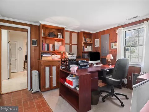 910 Locust St, Herndon, VA 20170 photo 15