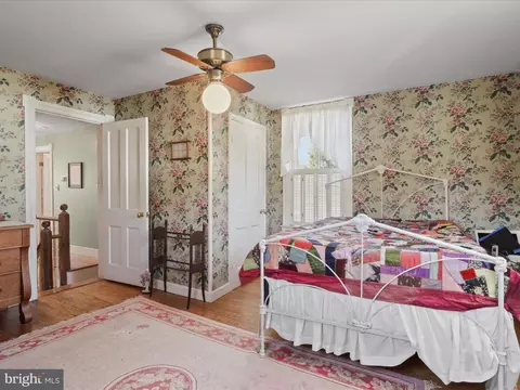 910 Locust St, Herndon, VA 20170 photo 27