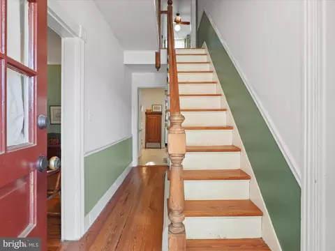 910 Locust St, Herndon, VA 20170 photo 6