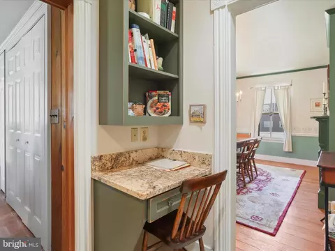 910 Locust St, Herndon, VA 20170 photo 19