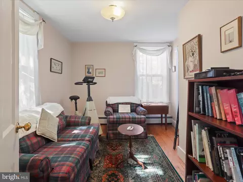 910 Locust St, Herndon, VA 20170 photo 29