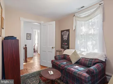 910 Locust St, Herndon, VA 20170 photo 30