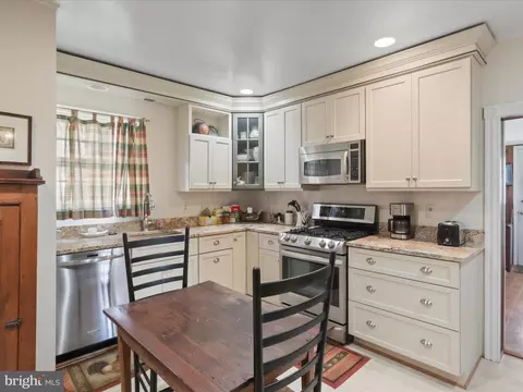 910 Locust St, Herndon, VA 20170 photo 22