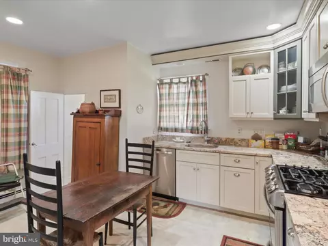 910 Locust St, Herndon, VA 20170 photo 20