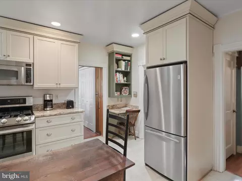 910 Locust St, Herndon, VA 20170 photo 23