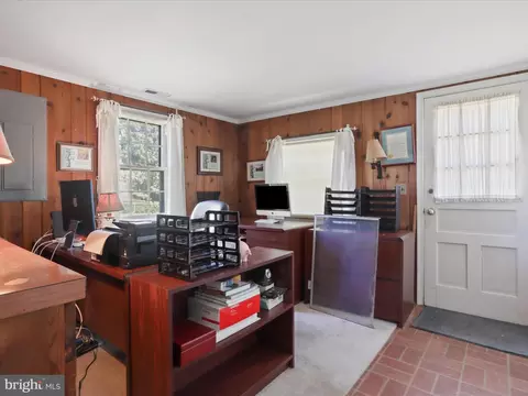910 Locust St, Herndon, VA 20170 photo 14