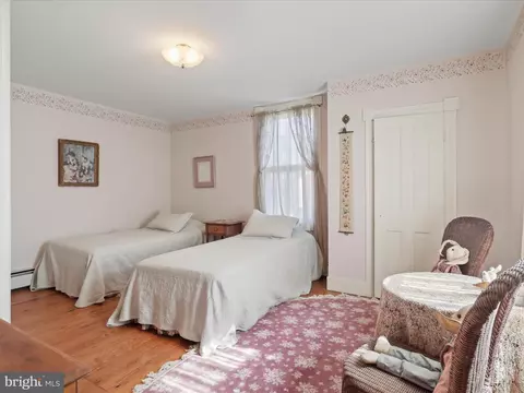 910 Locust St, Herndon, VA 20170 photo 31