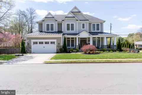 801 Meadow Ln SW, Vienna, VA 22180
