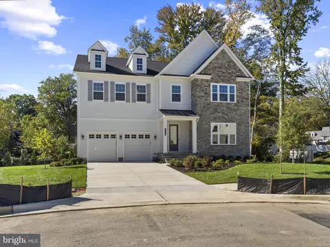 8280 Colling Manor Ct, Alexandria, VA 22308