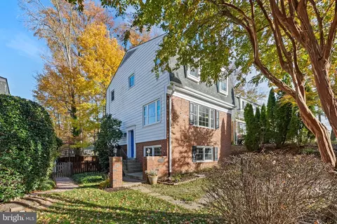 8643 Curtis Ave, Alexandria, VA 22309