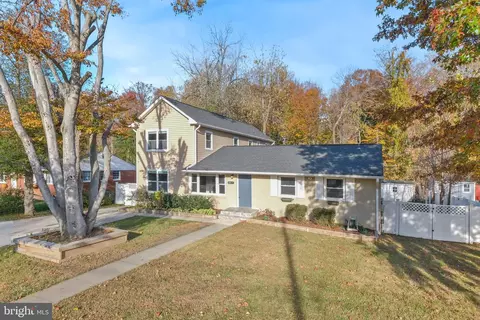 8817 Lagrange St, Lorton, VA 22079