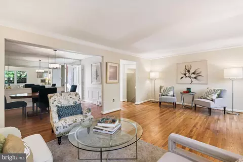 Living - 7370 Eldorado St, Mclean, VA 22102 photo 4 of 7
