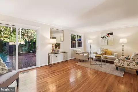 Living - 7370 Eldorado St, Mclean, VA 22102 photo 2 of 7