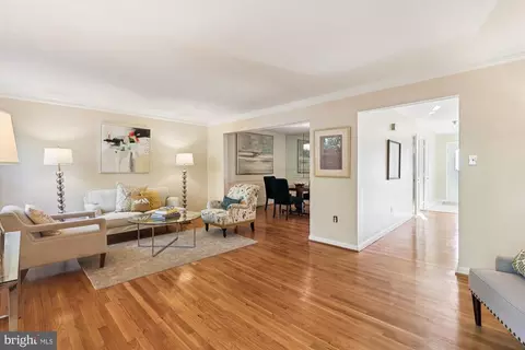 Living - 7370 Eldorado St, Mclean, VA 22102 photo 3 of 7
