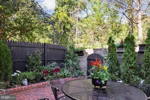 Exterior - 7370 Eldorado St, Mclean, VA 22102 photo 5 of 7