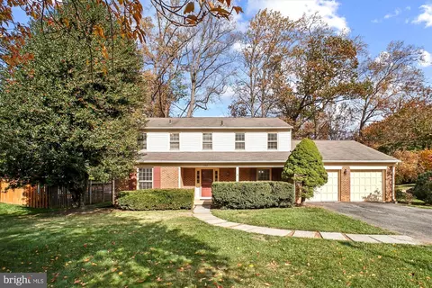 7306 Idylbrook Ct, Falls Church, VA 22043