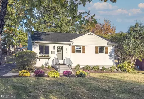 3211 Gary Ct, Falls Church, VA 22042