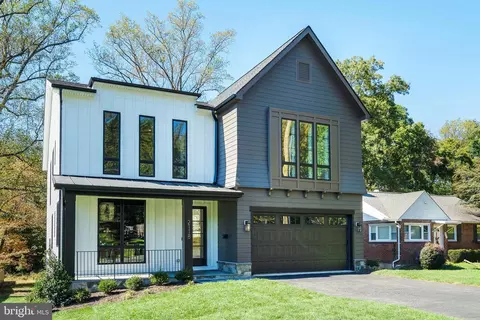 2118 Greenwich St, Falls Church, VA 22043