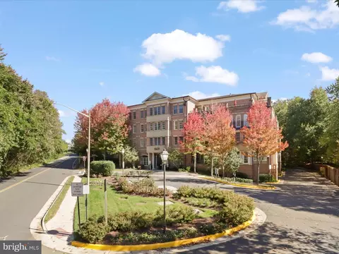 1781 Chain Bridge Rd #303, Mclean, VA 22102 photo 2
