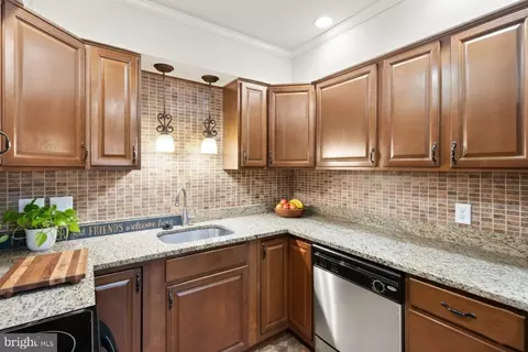 Kitchen - 8519 Westover Ct #763, Springfield, VA 22152 photo 2 of 8