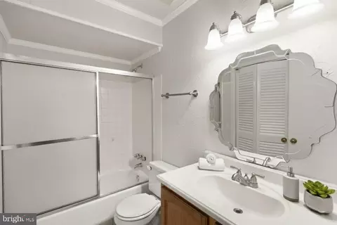 Bath - 8519 Westover Ct #763, Springfield, VA 22152 photo 2 of 3