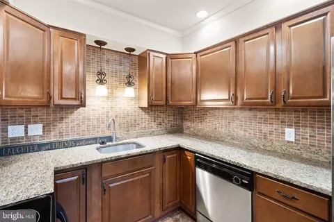 Kitchen - 8519 Westover Ct #763, Springfield, VA 22152 photo 7 of 8