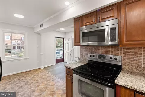 Entry Way - 8519 Westover Ct #763, Springfield, VA 22152 photo 4 of 4