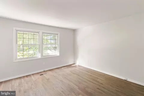 Living - 8519 Westover Ct #763, Springfield, VA 22152 photo 7 of 7