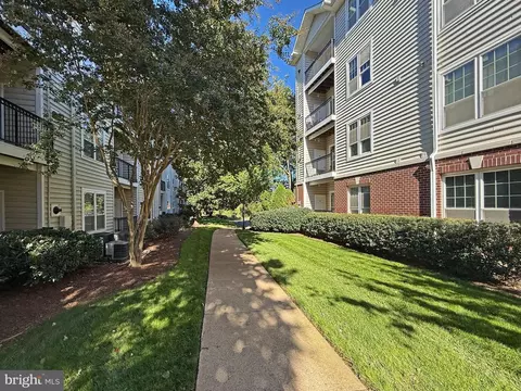 Exterior - 1580 Spring Gate Dr #4204, Mclean, VA 22102 photo 6 of 11