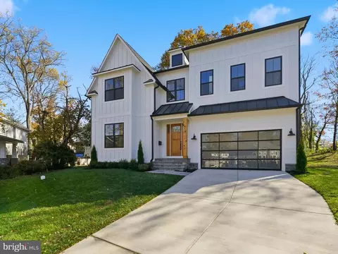 612 Gibson Cir SW, Vienna, VA 22180