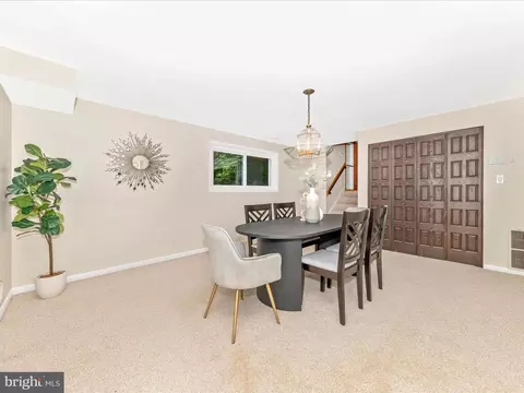 7203 Homestead Pl, Springfield, VA 22151 photo 11
