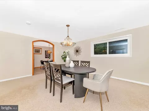 7203 Homestead Pl, Springfield, VA 22151 photo 10