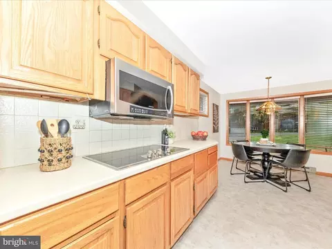 7203 Homestead Pl, Springfield, VA 22151 photo 16