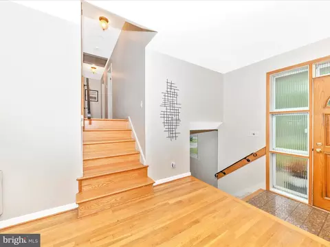7203 Homestead Pl, Springfield, VA 22151 photo 8