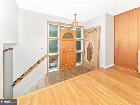 7203 Homestead Pl, Springfield, VA 22151 photo 4