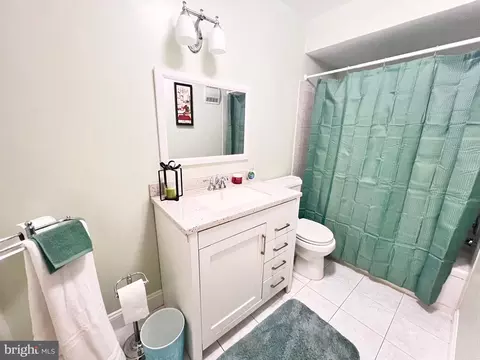 Bath - 5909 D Prince James Dr #D, Springfield, VA 22152 photo 1 of 2