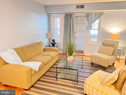 Living - 5909 D Prince James Dr #D, Springfield, VA 22152 photo 1 of 3