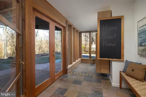 Entry Way - 1416 Lady Bird Dr, Mclean, VA 22101 photo 7 of 7