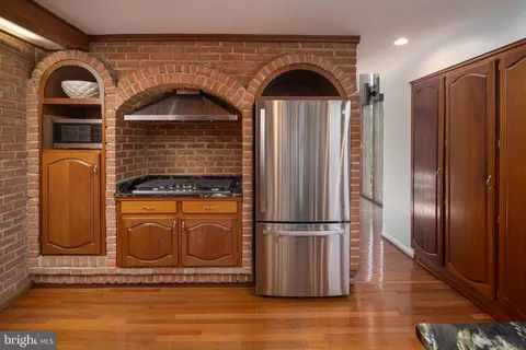 Kitchen - 1416 Lady Bird Dr, Mclean, VA 22101 photo 2 of 3